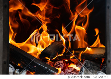 firewood burning flame 98120962