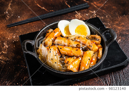 Topokki, Tteokbokki, Tteok-bokki, Toppoki, or just a Rice Cake?