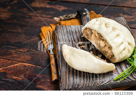 Pyanse traditional Korean pie. Asian food. Traditional korean cuisine set. Wooden background. Top view. Copy space 98123309