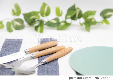 餐墊和餐具 餐墊和餐具 98126342