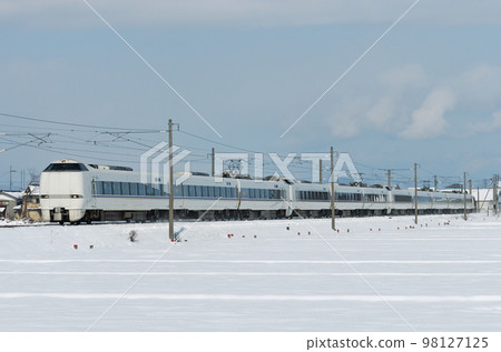 北陸本線福岡出劍 JR 西日本 683 系列 S 編隊(金澤)白鷺 北陸本線福岡出劍 JR 西日本 683 系列 S 編隊(金澤)白鷺 98127125