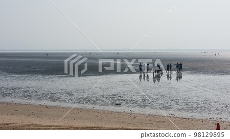 Cool seaside scenery and people Cool seaside scenery and people 98129895