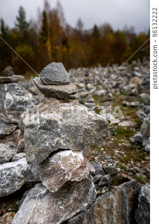 Marble canyon in Mining park Ruskeala at autumn Marble canyon in Mining park Ruskeala at autumn 98132222
