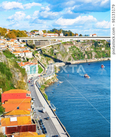 Porto Henrique bridge river cityscape 98133179