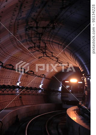 E217列車穿過JNR首條城市隧道“總武隧道”_攝於2022年12月3日 98134228