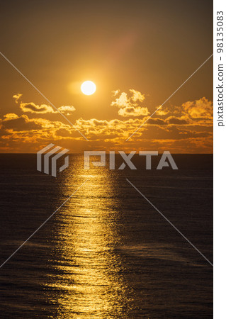 岩手縣大船渡市五石海岸2023新年日出 98135083