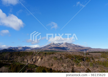 山脈在冬天 山脈在冬天 98135620