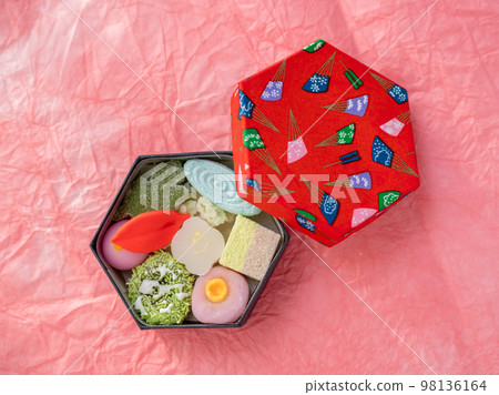 Dry sweets in a hexagonal box Japanese sweets cute 98136164