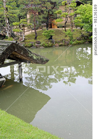 Okayama Korakuen garden in spring Okayama Korakuen garden in spring 98136169