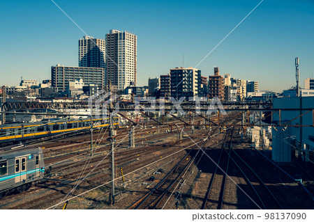 東京近郊三鷹立交橋俯瞰火車站和三鷹站地區 2022.12 增添暖色調 東京近郊三鷹立交橋俯瞰火車站和三鷹站地區 2022.12 增添暖色調 98137090