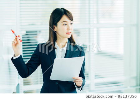 辦公室業務女人 辦公室業務女人 98137356