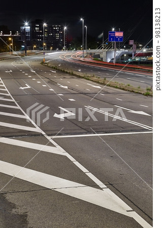 Road lanes from above Road lanes from above 98138213