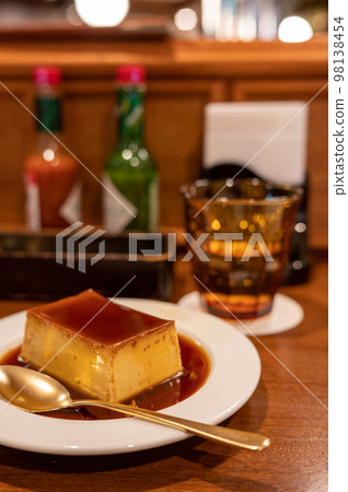 傳統硬布丁玻璃咖啡店 98138454