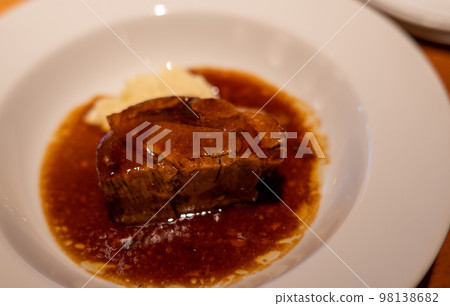 啤酒土豆泥紅燒肉 啤酒土豆泥紅燒肉 98138682