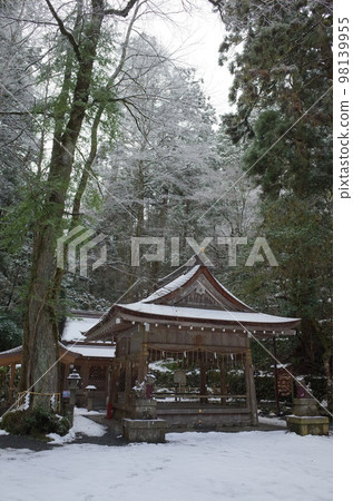 能舞台和奧宮的風景_貴船神社奧宮 能舞台和奧宮的風景_貴船神社奧宮 98139955