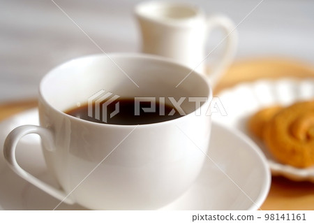 Coffee and snack 98141161