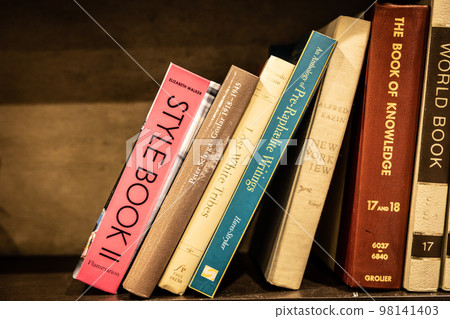 書架和書籍仿古形像素材圖片 書架和書籍仿古形像素材圖片 98141403