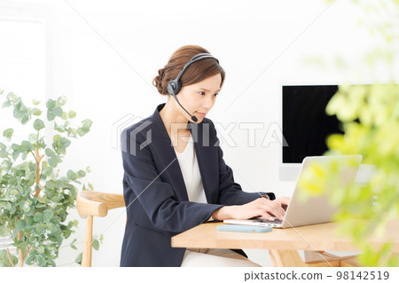 女接線員 98142519