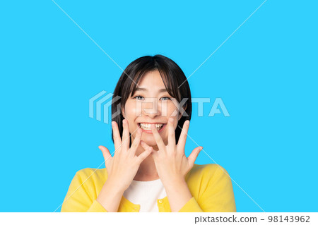 Amazing woman 98143962