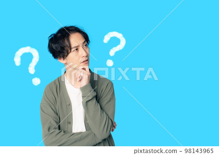 A worried man 98143965