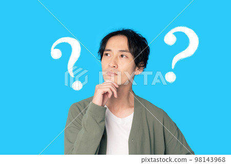 A worried man 98143968