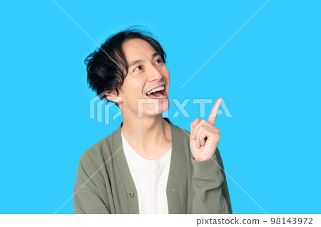 A man pointing up 98143972