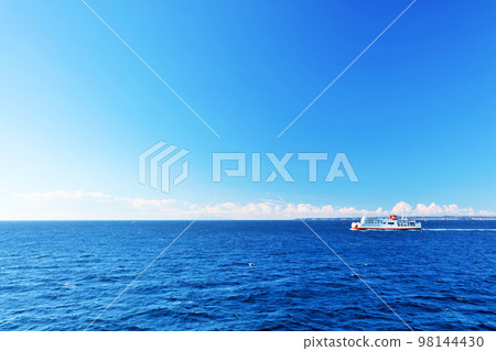 Chiba Prefecture: A ferry sails across the blue sky and blue sea of Tokyo Bay 98144430