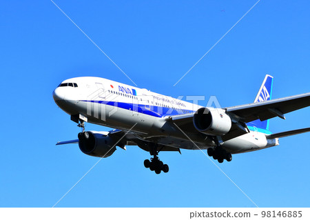 大阪國際機場全日空飛機降落準備就緒川ji千里 大阪國際機場全日空飛機降落準備就緒川ji千里 98146885