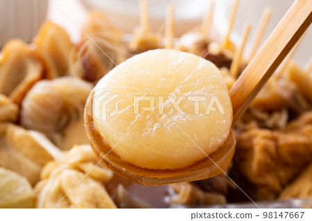 Radish in warm oden 98147667