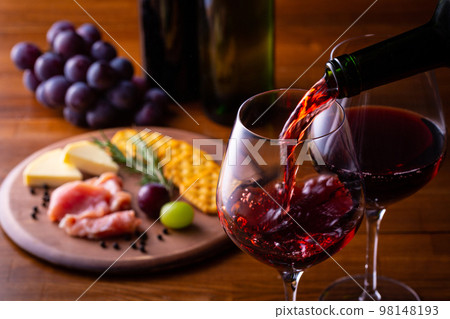 Red wine and hors d'oeuvre 98148193