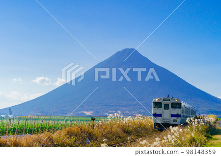 Ibusukimakurazaki Line and Kaimondake 98148359