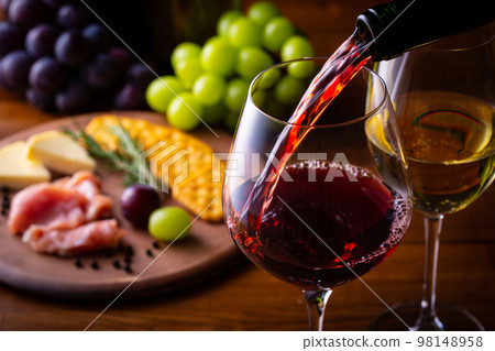 Wine and hors d'oeuvres 98148958