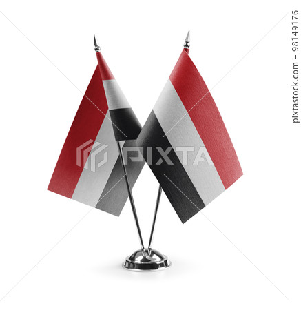 Small national flags of the Yemen on a white background Small national flags of the Yemen on a white background 98149176