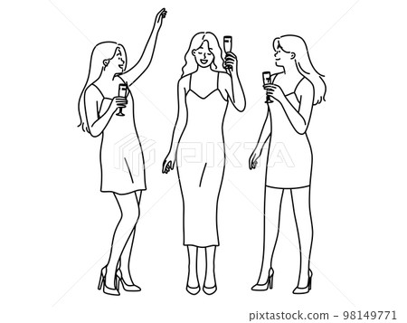 Smiling women drinking champagne on party 98149771