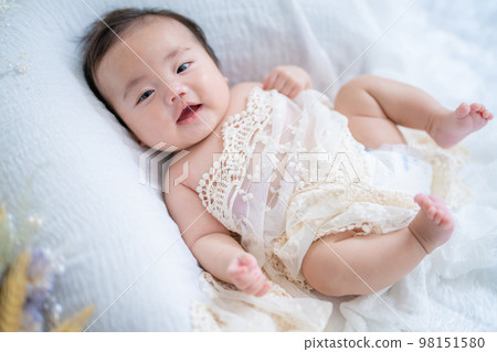 100 days old baby (3 months old) 100 days old baby (3 months old) 98151580