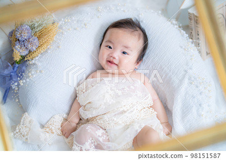 100 days old baby (3 months old) 98151587