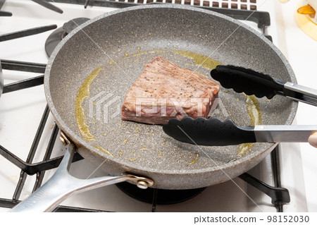 Japanese black beef thigh cooking scene 98152030