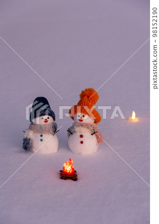 Winter Campfire Snowman Pair Winter Campfire Snowman Pair 98152190
