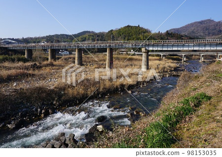 Railway bridge "Kamogawa Bridge" over the Kamogawa on the Imbi Line 98153035