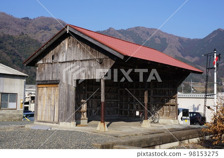 岡山縣津山市的稻波線“美作瀧雄站第1號貨場(推薦工業遺產)” 岡山縣津山市的稻波線“美作瀧雄站第1號貨場(推薦工業遺產)” 98153275