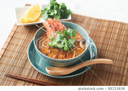 Tom Yan Kun 98153636