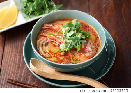 Tom yam kung  98153705