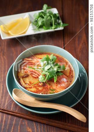 Tom yam kung  98153708