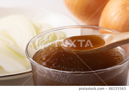 Black vinegar onion dressing Black vinegar onion dressing 98155563