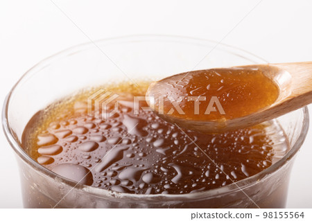 Black vinegar onion dressing Black vinegar onion dressing 98155564