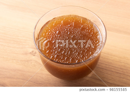 Black vinegar onion dressing Black vinegar onion dressing 98155585
