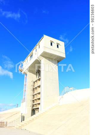 Yatomi City, scenery of the water gate installed on the Kiso River Yatomi City, scenery of the water gate installed on the Kiso River 98156603