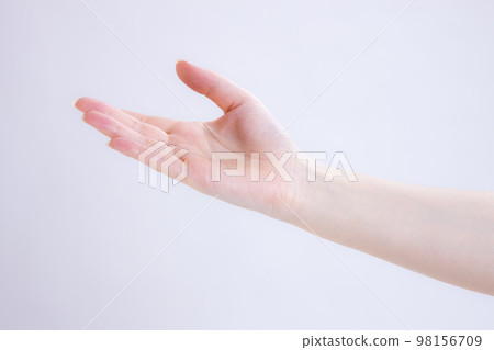 Young Japanese woman's hand 98156709