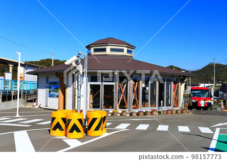 [Tokushima Prefecture] Sunny Awa-Kainan Station and DMV (Asa Kaigan Railway) 98157773