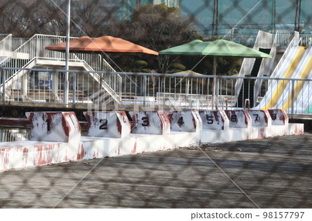 Outdoor swimming pool left in winter 98157797
